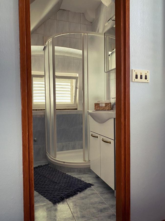 Holiday Home Adriatic ルンバルダ エクステリア 写真